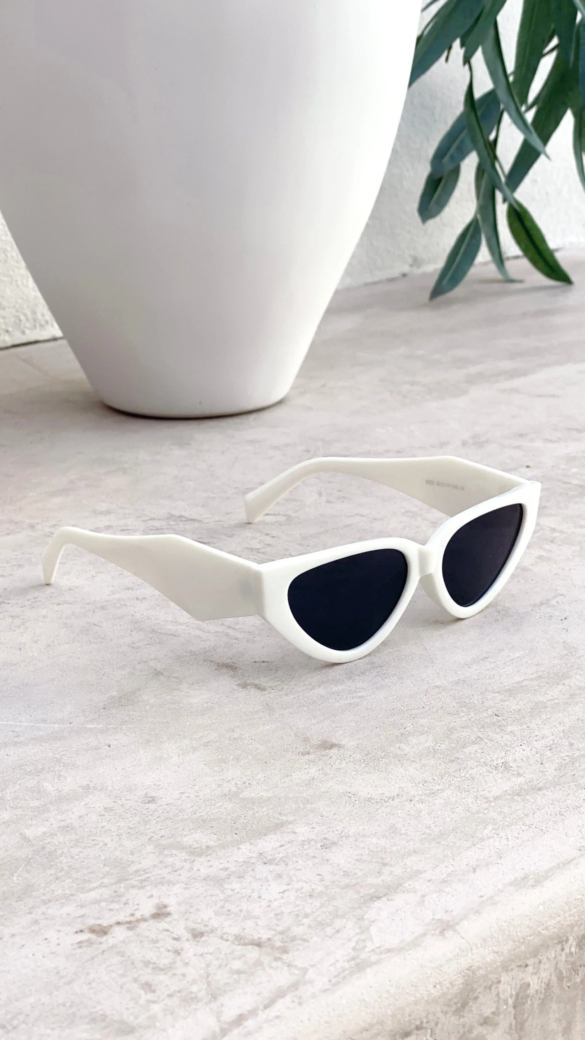 Carla Sunglasses - White