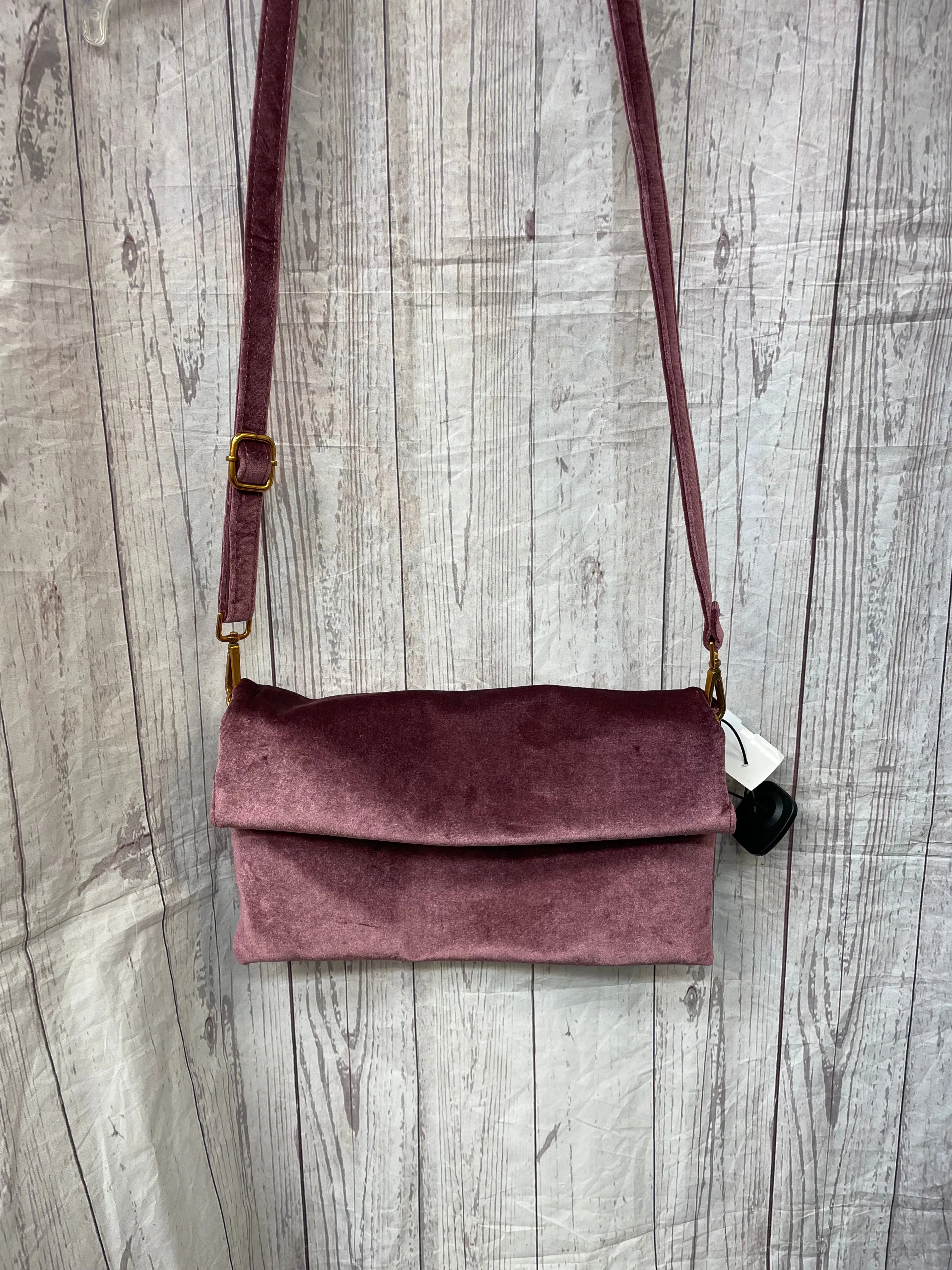 Crossbody By Street Level  Size: Medium