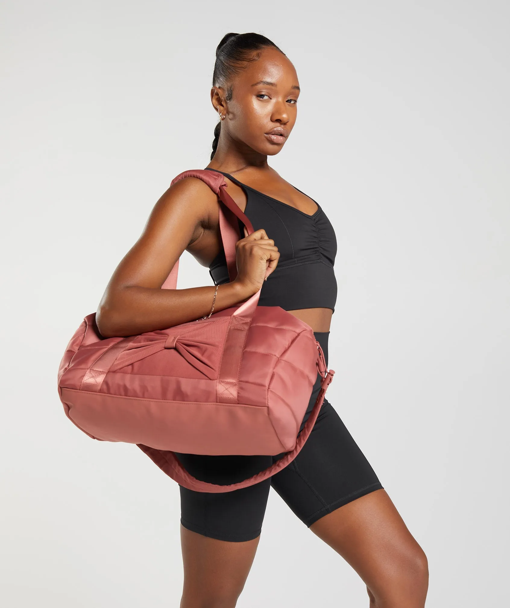 Gymshark Studio Holdall - Rose Brown