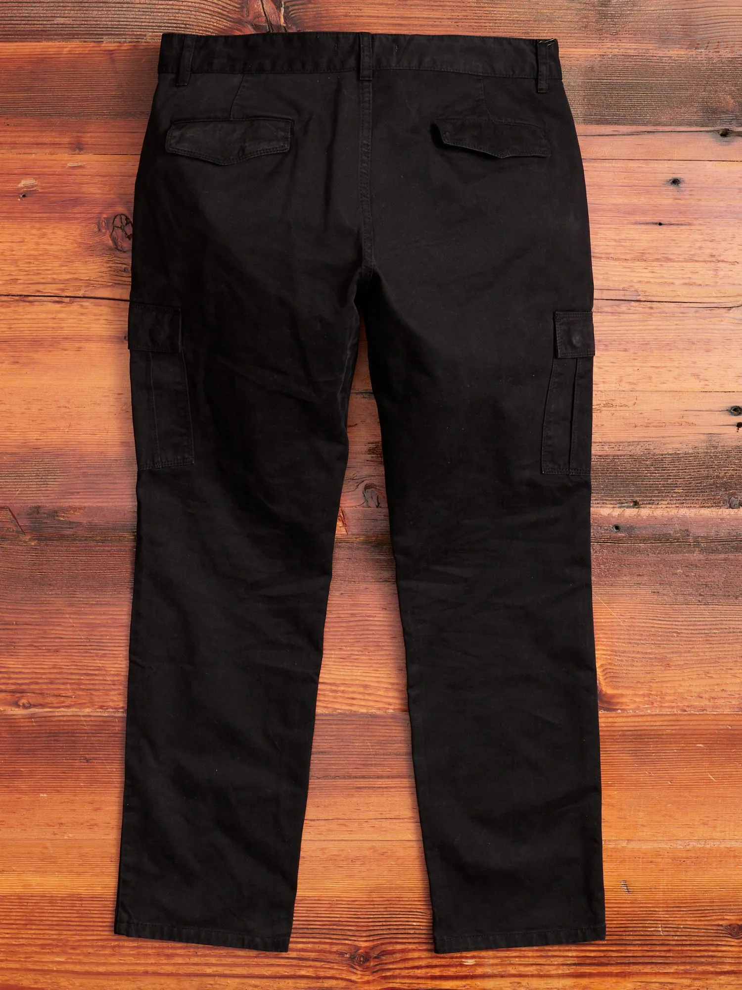 Relaxed Taper Cargo Chino in Black Stonewash